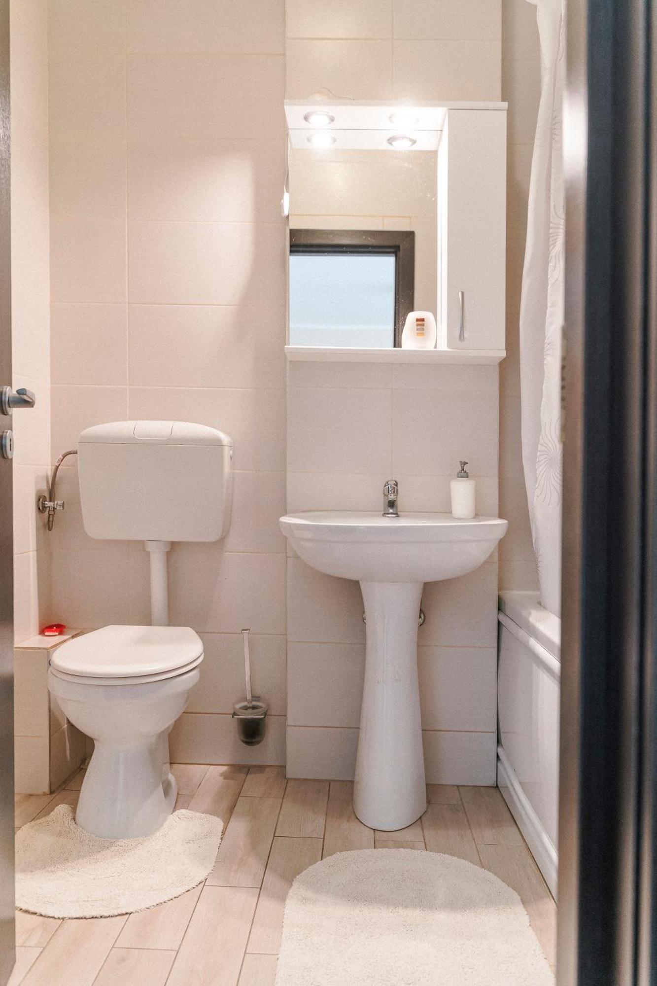 M&M Apartment Oradea Ngoại thất bức ảnh